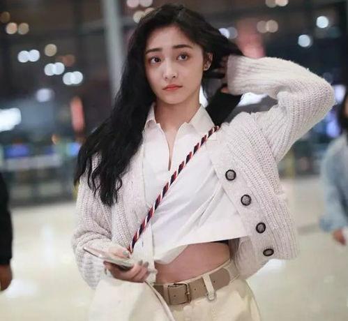 爱豆吃瓜娱乐酱周洁琼,爱豆吃瓜娱乐酱的甜蜜生活揭秘