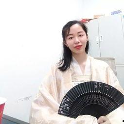 这个吃瓜进娱乐圈红了,意外踏入娱乐圈，她如何一夜爆红？