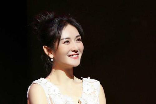 娱乐吃瓜谢娜是谁啊,娱乐界吃瓜群众的“开心果”